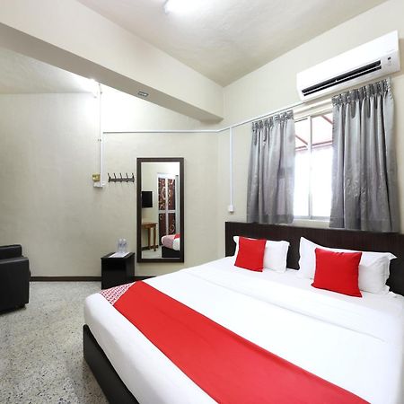 Oyo 507 Aikka Hotel Butterworth Extérieur photo